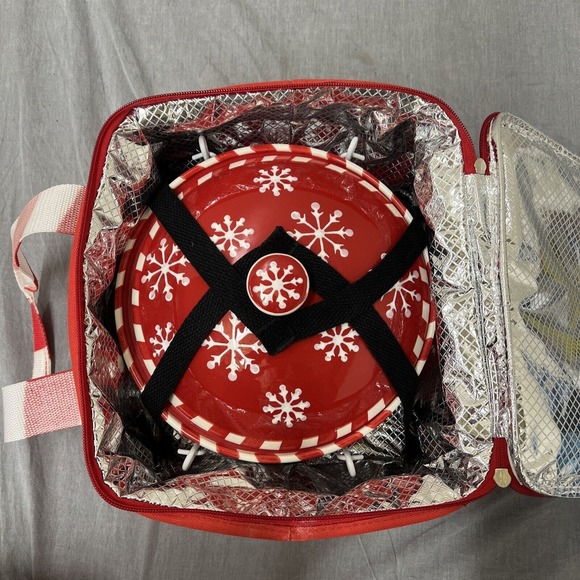 Holiday Temp-Tations Presentable Ovenware By Tara Red & White Snowflake Pattern - Picture 12 of 12